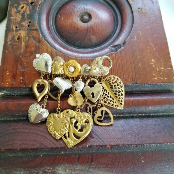 Baroque Brooch Pin with Heart Collage Dangles - Picture 6 of 13